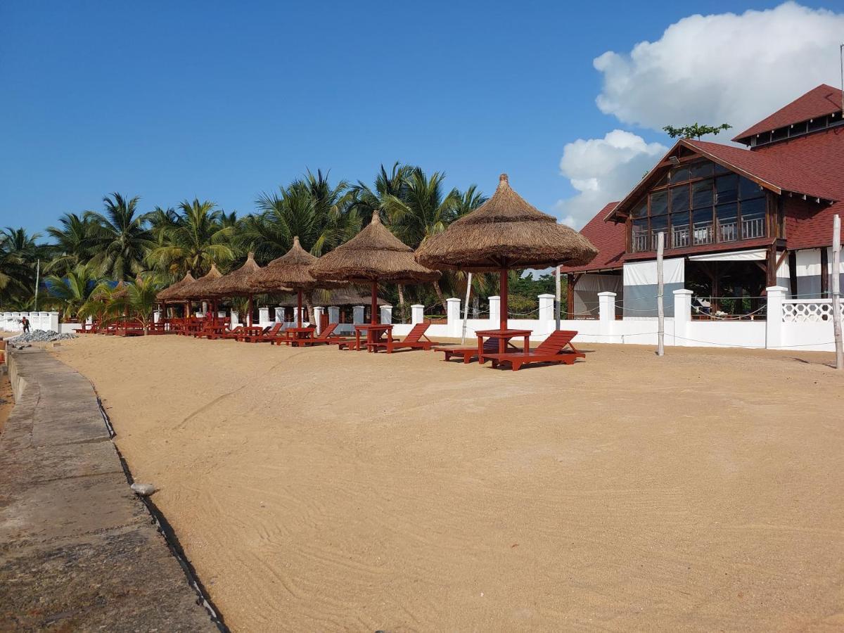 Charlestina Beach Resort Ampeni Bagian luar foto