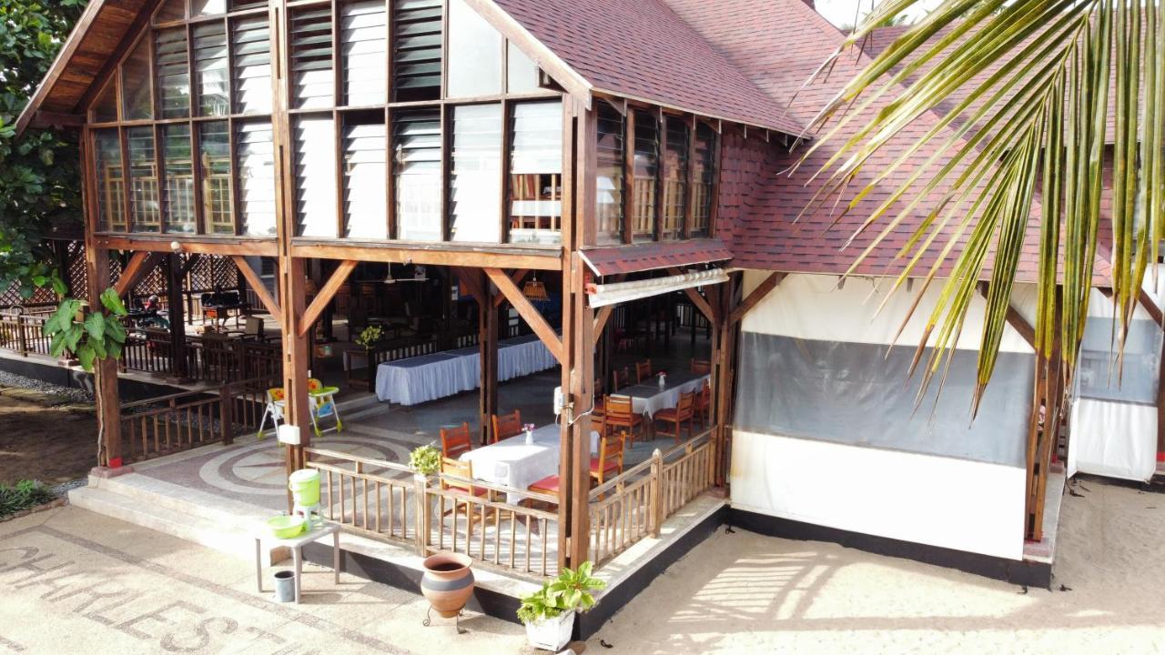 Charlestina Beach Resort Ampeni Bagian luar foto