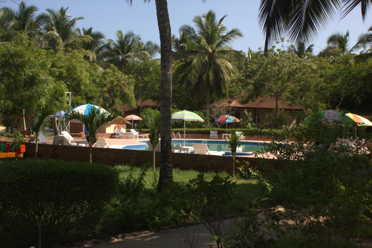 Charlestina Beach Resort Ampeni Bagian luar foto