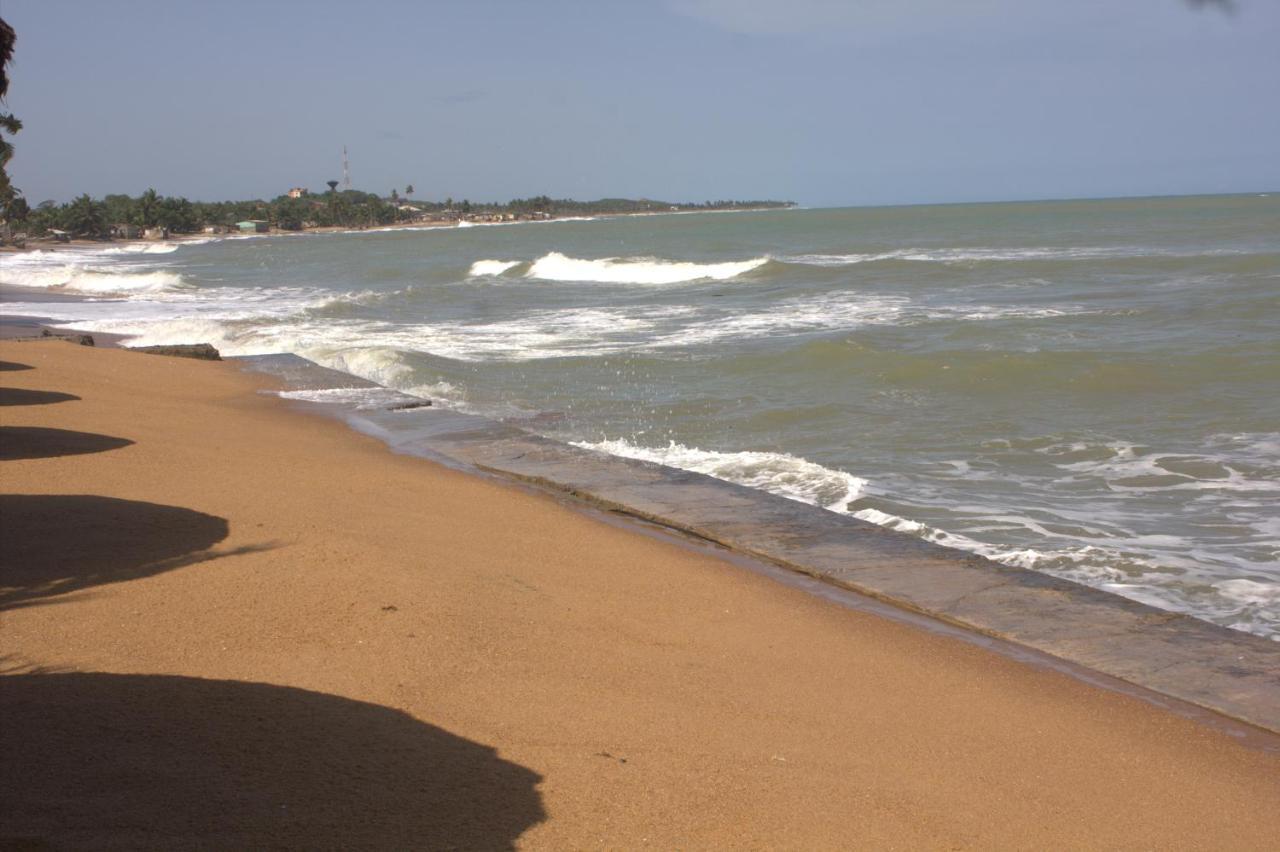 Charlestina Beach Resort Ampeni Bagian luar foto