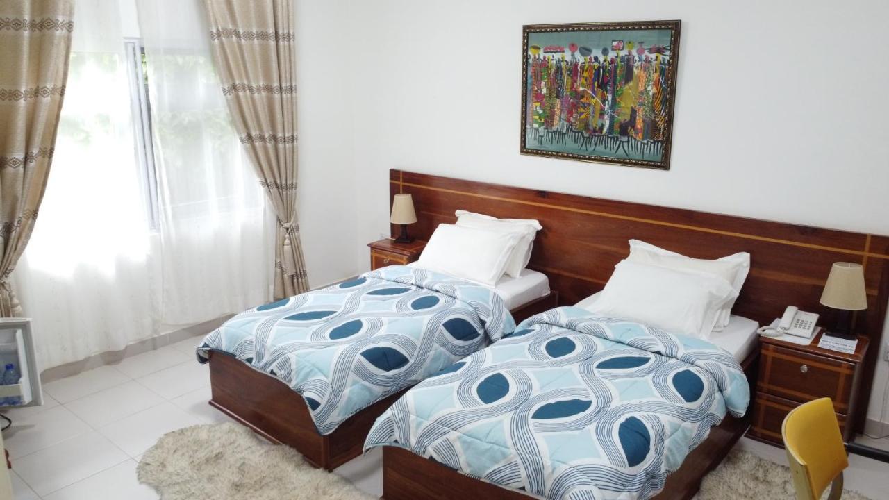Charlestina Beach Resort Ampeni Bagian luar foto