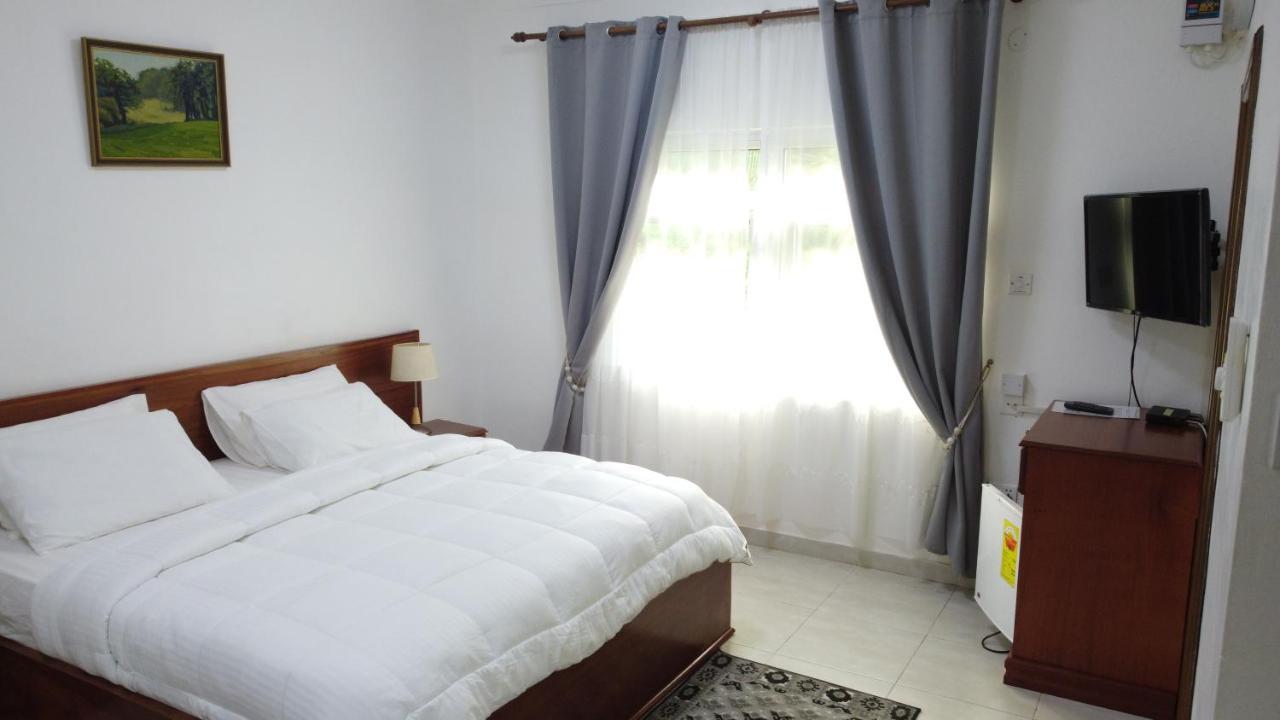 Charlestina Beach Resort Ampeni Bagian luar foto