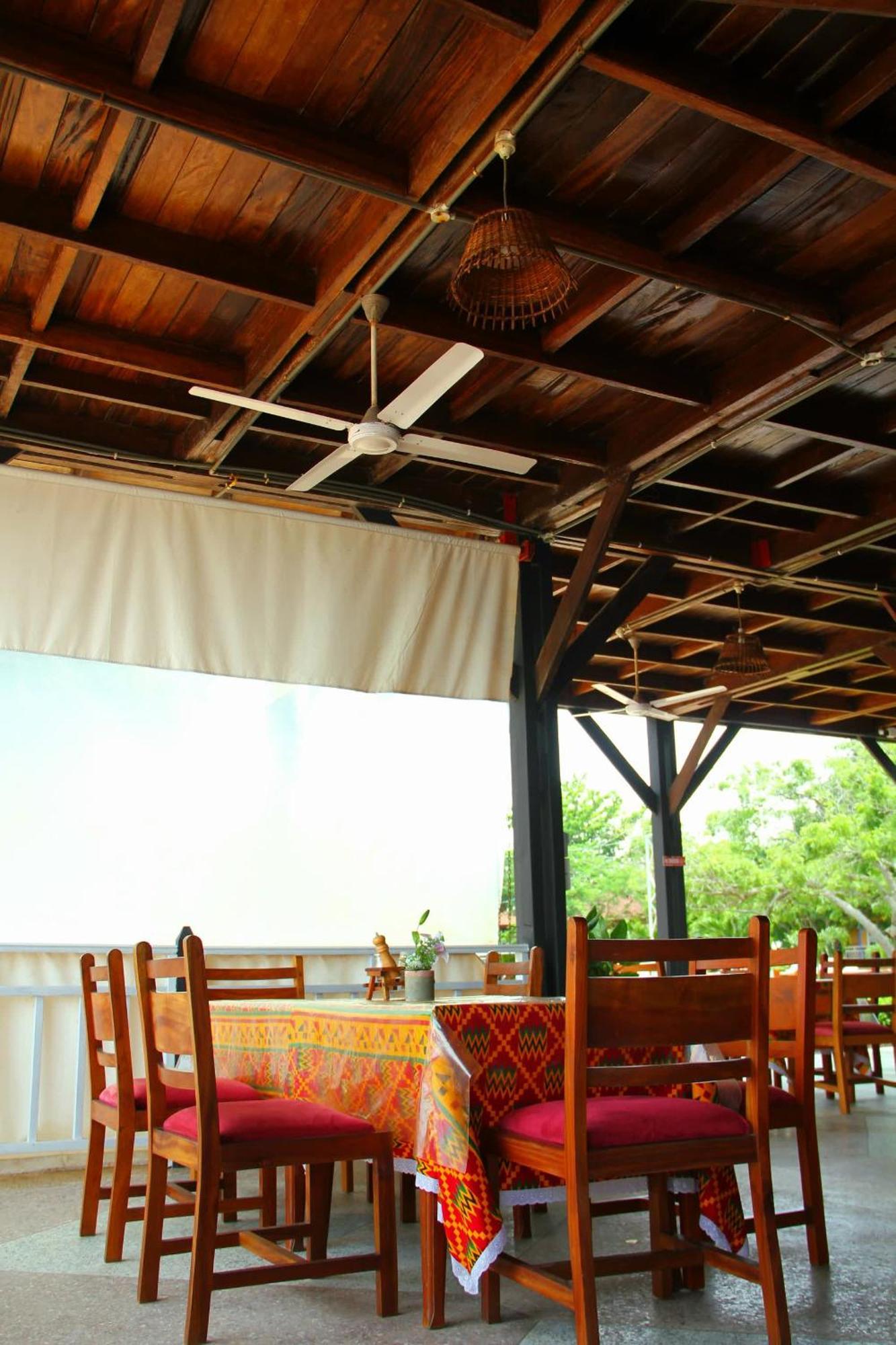 Charlestina Beach Resort Ampeni Bagian luar foto