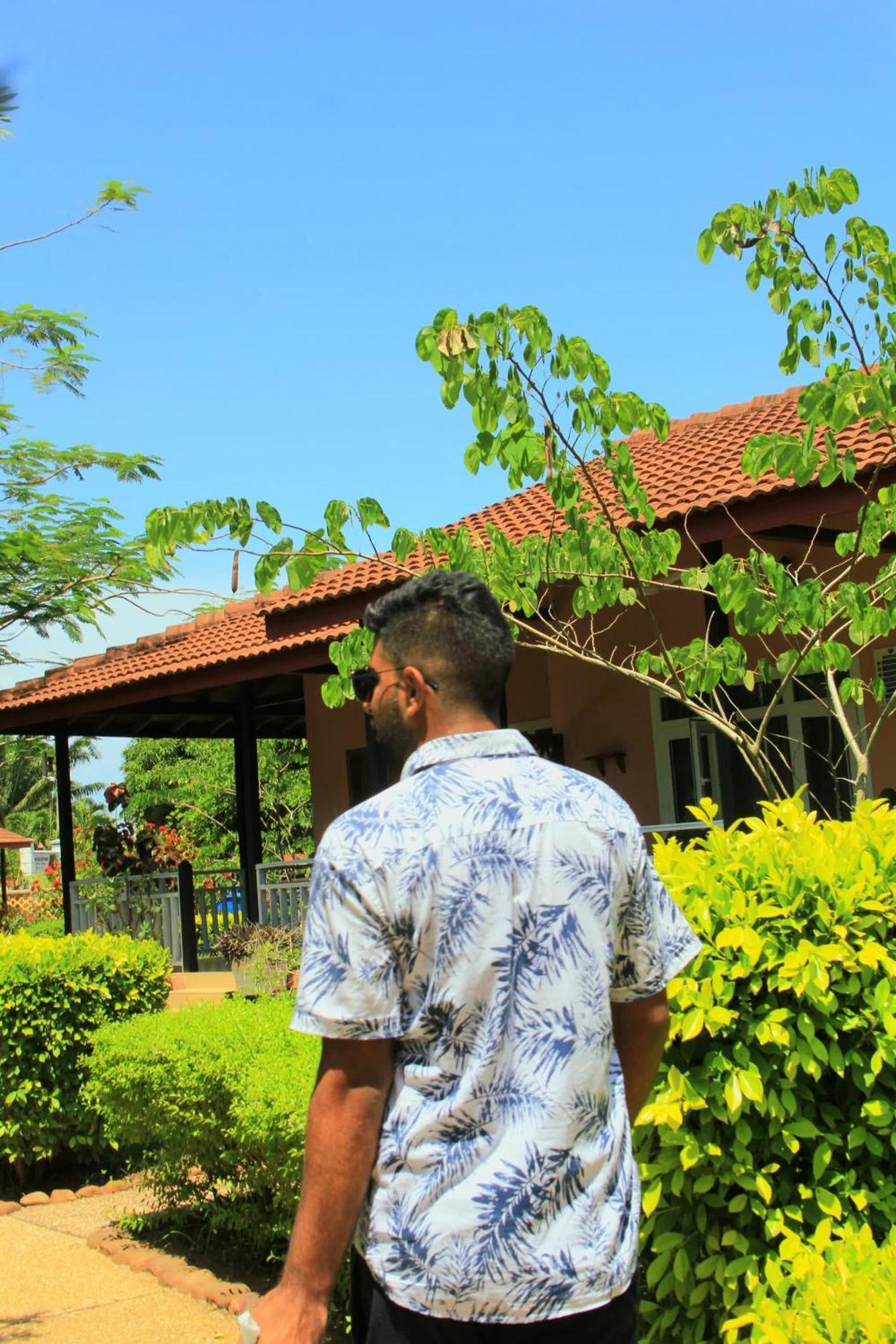 Charlestina Beach Resort Ampeni Bagian luar foto