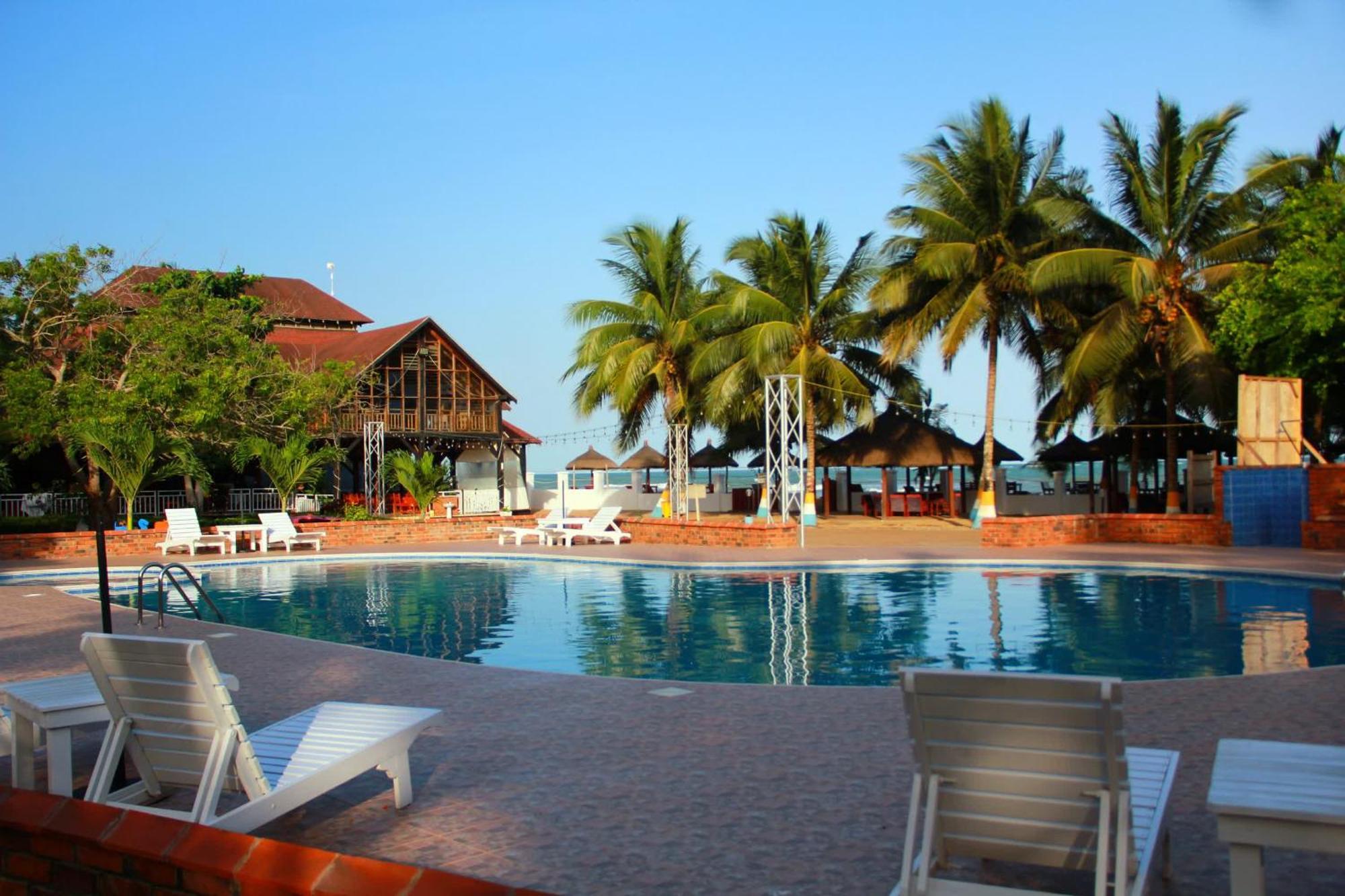 Charlestina Beach Resort Ampeni Bagian luar foto